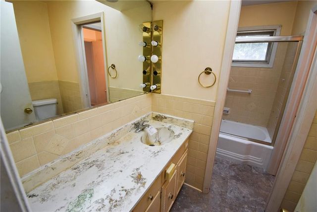7301 W 89th Street, Overland Park, KS 66212