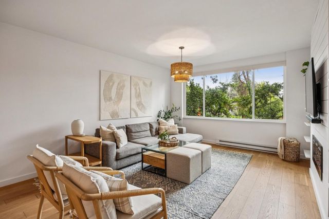 1515 Arc Way 105, Burlingame, CA 94010