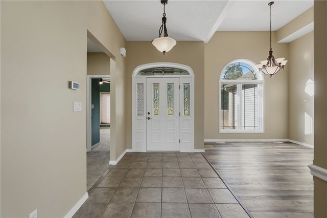 52 Bandy Drive, Holiday Island, AR 72631