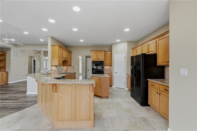 52 Bandy Drive, Holiday Island, AR 72631