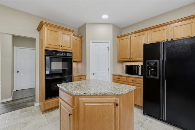 52 Bandy Drive, Holiday Island, AR 72631