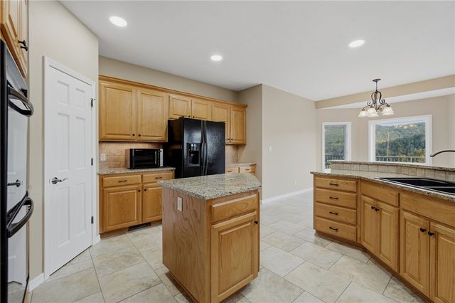 52 Bandy Drive, Holiday Island, AR 72631