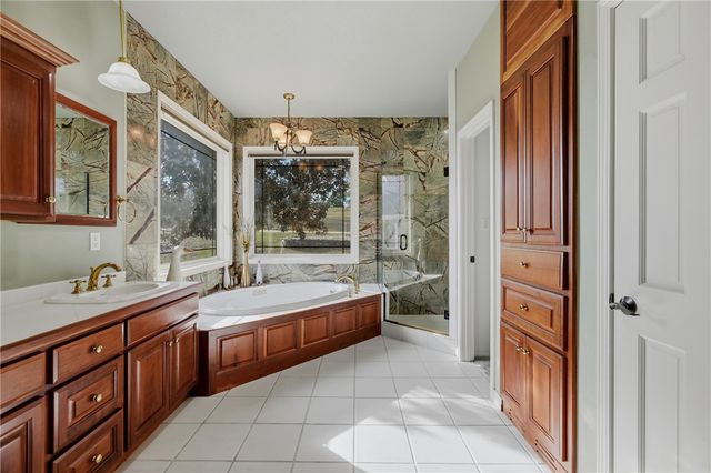 52 Bandy Drive, Holiday Island, AR 72631