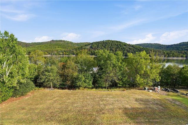 52 Bandy Drive, Holiday Island, AR 72631