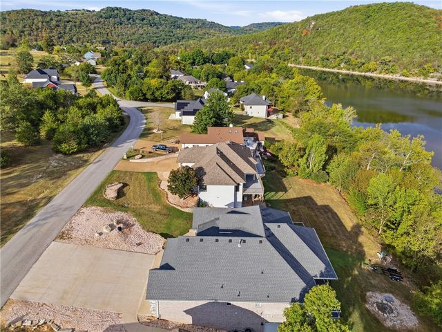 52 Bandy Drive, Holiday Island, AR 72631