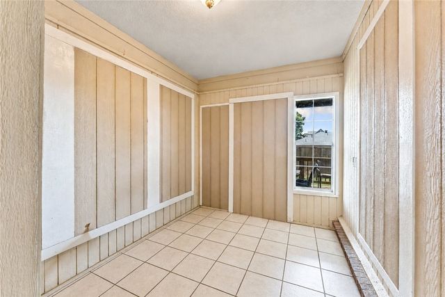 1704 S 22nd Street, Rogers, AR 72758