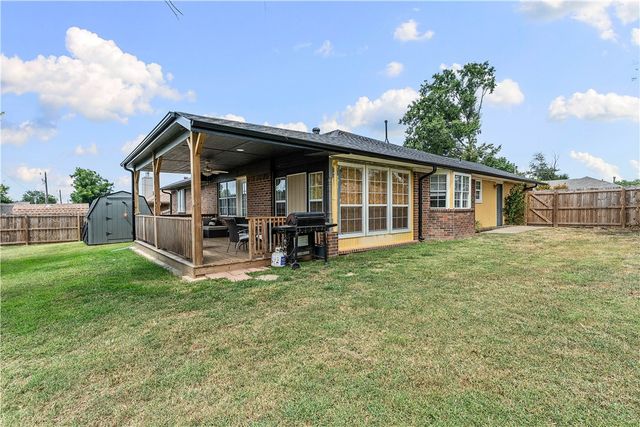 1704 S 22nd Street, Rogers, AR 72758