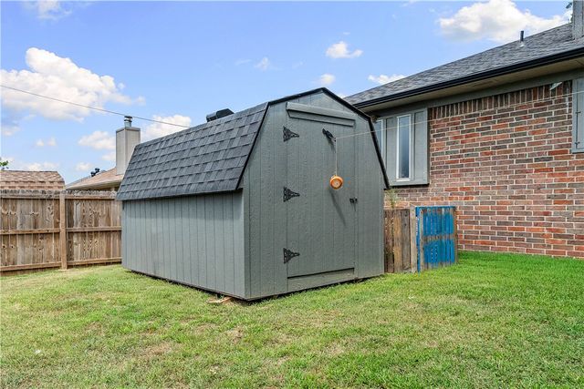 1704 S 22nd Street, Rogers, AR 72758