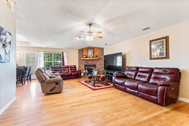 1704 S 22nd Street, Rogers, AR 72758