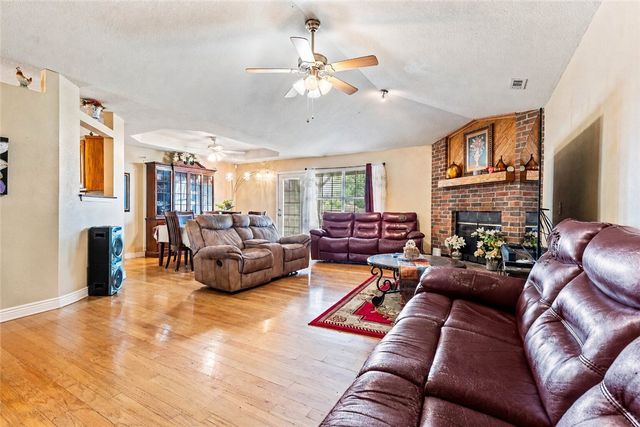 1704 S 22nd Street, Rogers, AR 72758