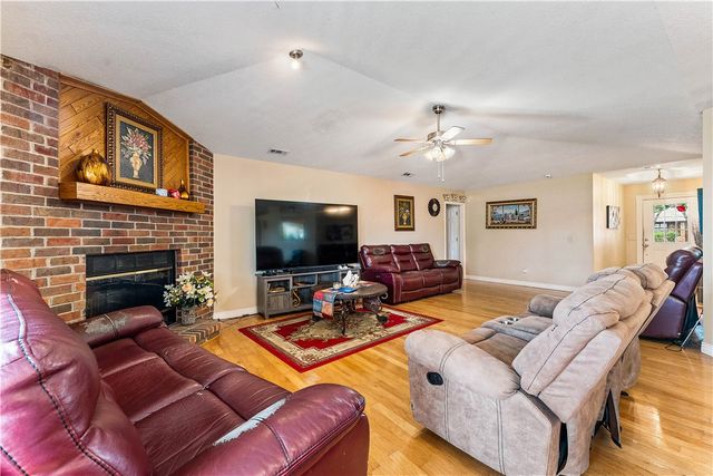 1704 S 22nd Street, Rogers, AR 72758