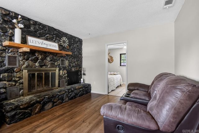 1102 N Shady Lane, Benton, AR 72015