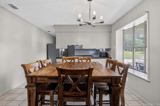 1102 N Shady Lane, Benton, AR 72015
