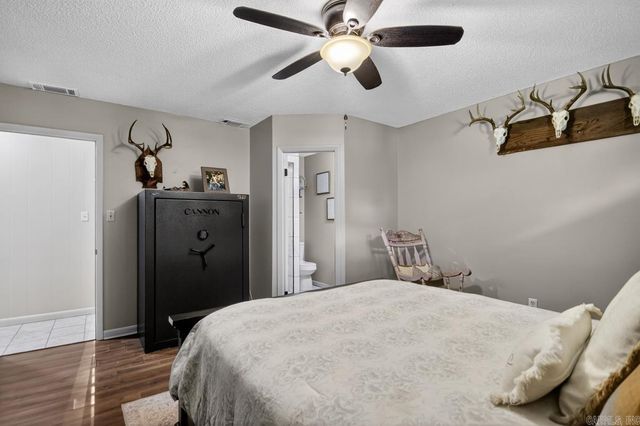 1102 N Shady Lane, Benton, AR 72015