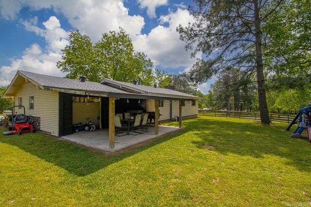 1102 N Shady Lane, Benton, AR 72015