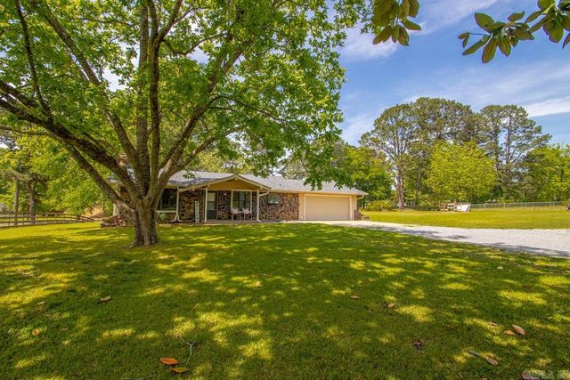 1102 N Shady Lane, Benton, AR 72015