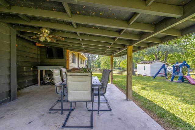 1102 N Shady Lane, Benton, AR 72015