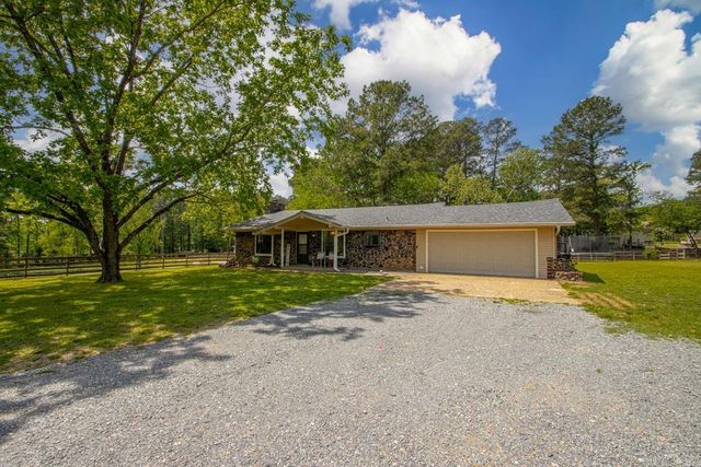1102 N Shady Lane, Benton, AR 72015