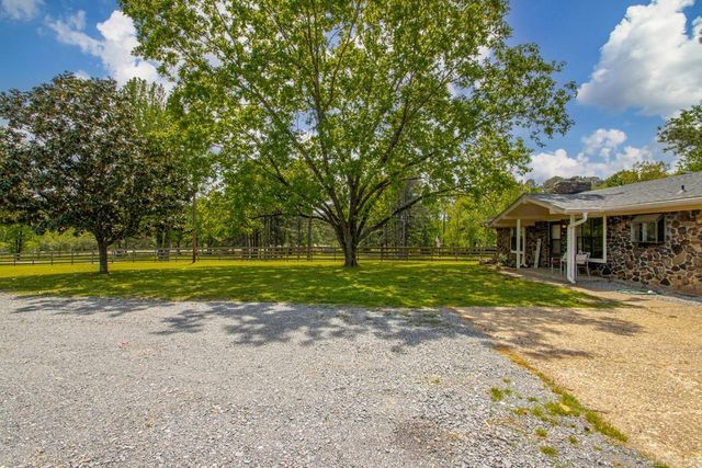 1102 N Shady Lane, Benton, AR 72015