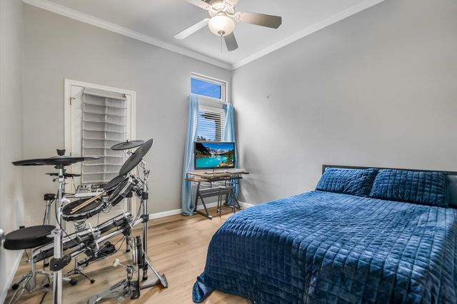 12 Springwood CIR, Wimberley, TX 78676