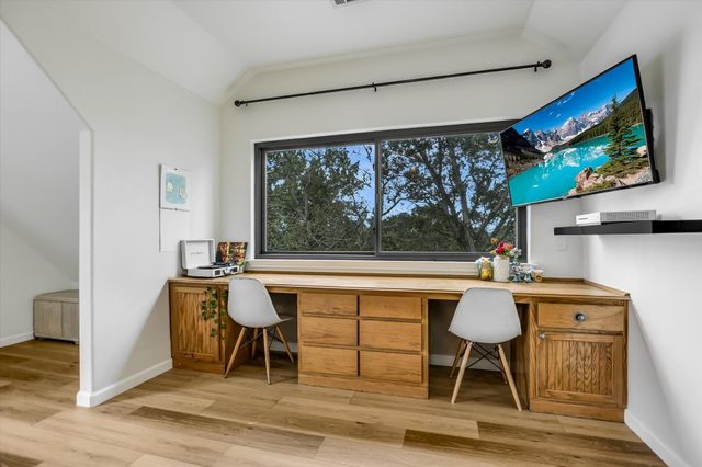 12 Springwood CIR, Wimberley, TX 78676