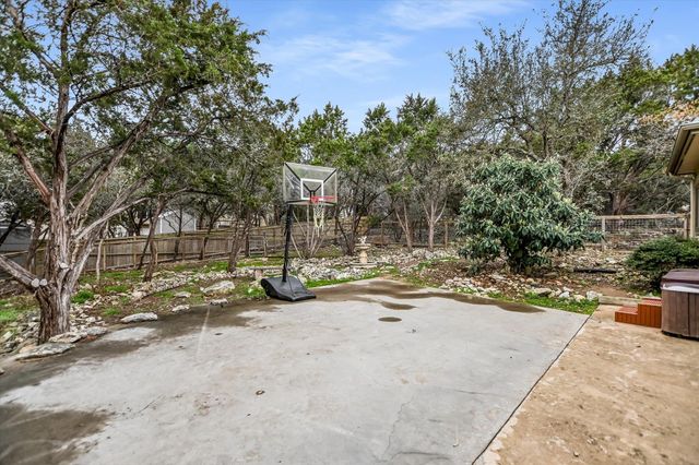 12 Springwood CIR, Wimberley, TX 78676