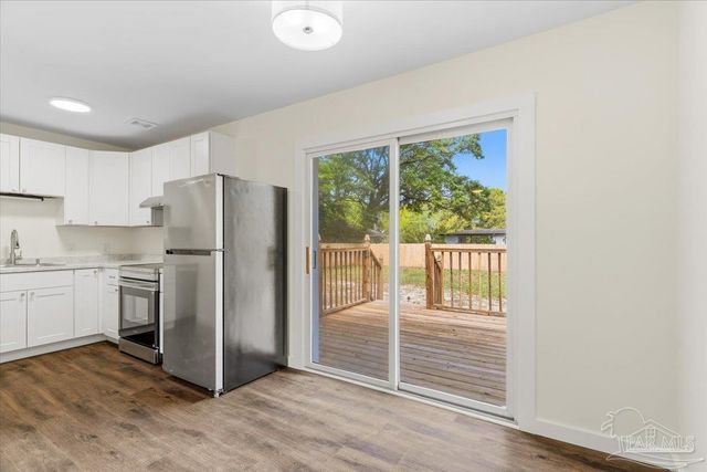 916 Lake Terrace Ave, Pensacola, FL 32505