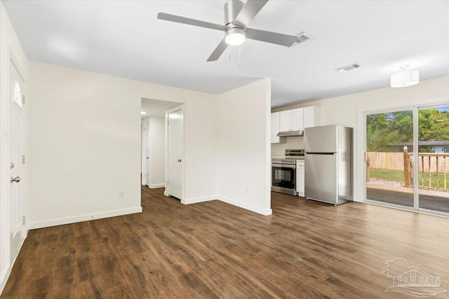 916 Lake Terrace Ave, Pensacola, FL 32505