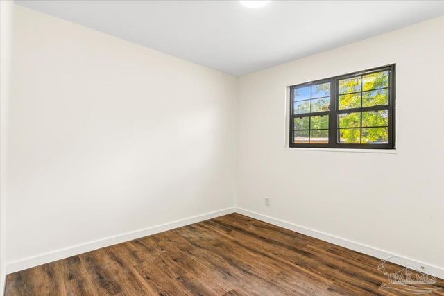 916 Lake Terrace Ave, Pensacola, FL 32505