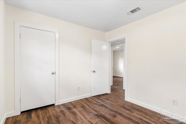 916 Lake Terrace Ave, Pensacola, FL 32505