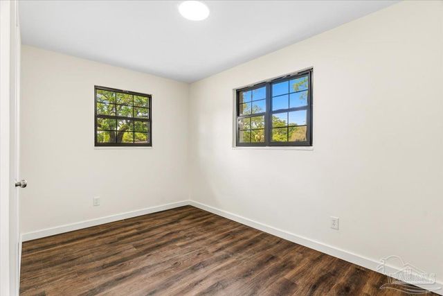 916 Lake Terrace Ave, Pensacola, FL 32505