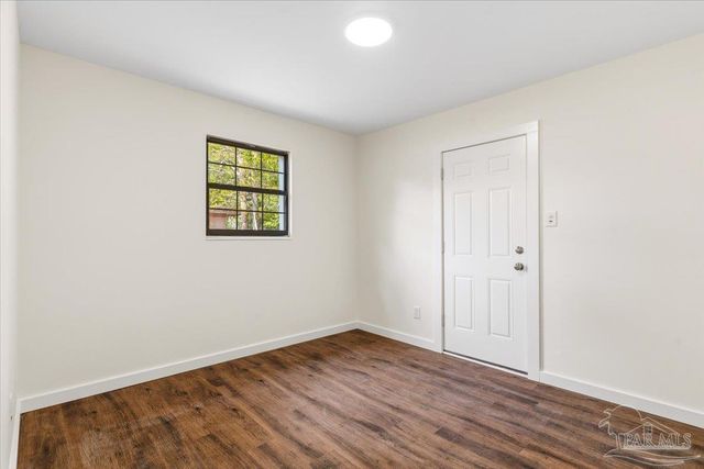 916 Lake Terrace Ave, Pensacola, FL 32505