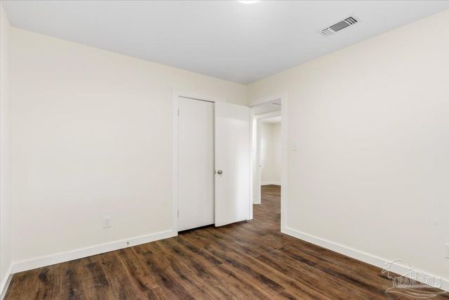 916 Lake Terrace Ave, Pensacola, FL 32505