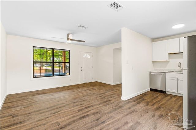 916 Lake Terrace Ave, Pensacola, FL 32505