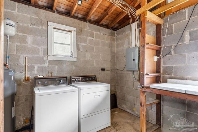 916 Lake Terrace Ave, Pensacola, FL 32505