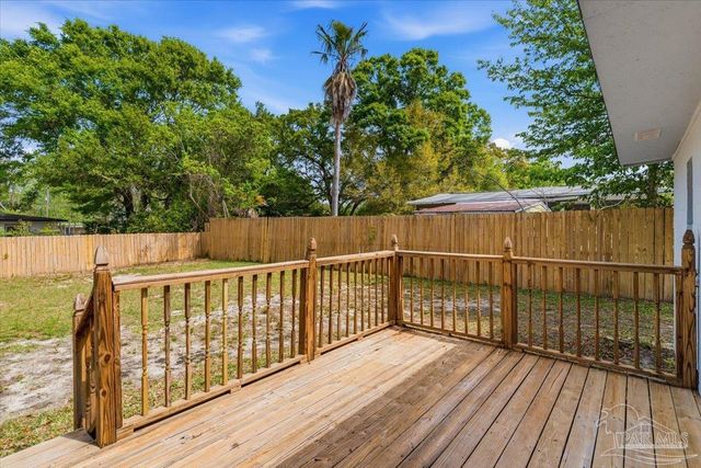 916 Lake Terrace Ave, Pensacola, FL 32505