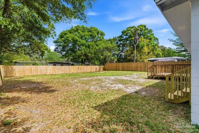 916 Lake Terrace Ave, Pensacola, FL 32505