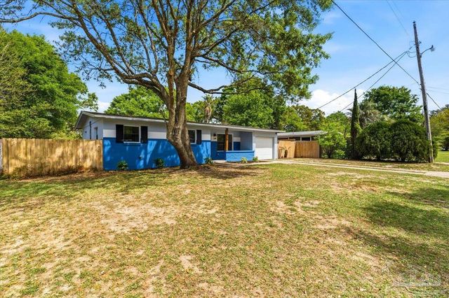 916 Lake Terrace Ave, Pensacola, FL 32505