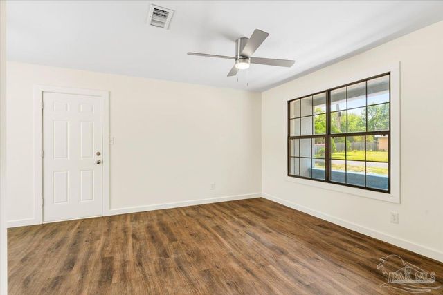 916 Lake Terrace Ave, Pensacola, FL 32505