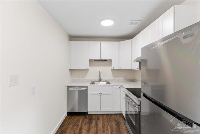 916 Lake Terrace Ave, Pensacola, FL 32505