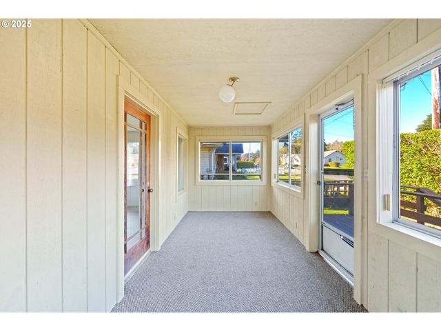 1887 MADRONA St, North Bend, OR 97459