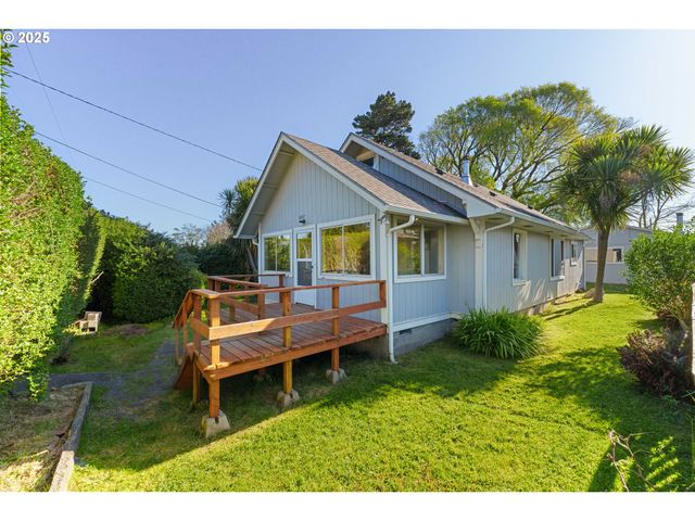 1887 MADRONA St, North Bend, OR 97459