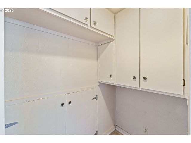 1887 MADRONA St, North Bend, OR 97459