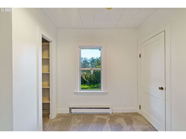 1887 MADRONA St, North Bend, OR 97459