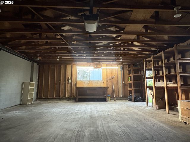 1887 MADRONA St, North Bend, OR 97459