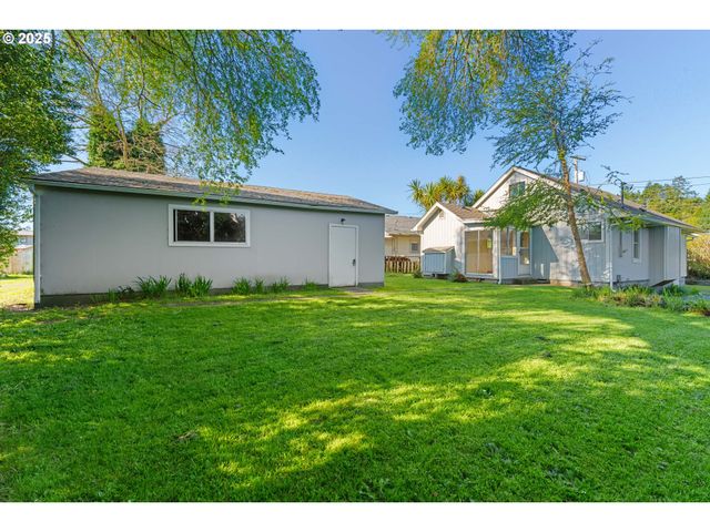 1887 MADRONA St, North Bend, OR 97459