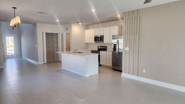 799 Carlyle Way, Fort Pierce, FL 34947