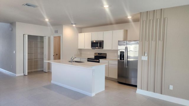 799 Carlyle Way, Fort Pierce, FL 34947