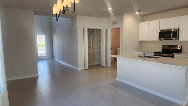 799 Carlyle Way, Fort Pierce, FL 34947