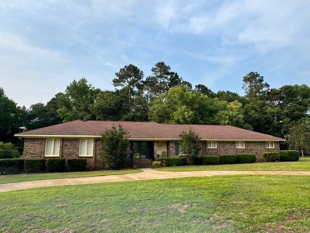 1682 Heritage Drive, Manning, SC 29102